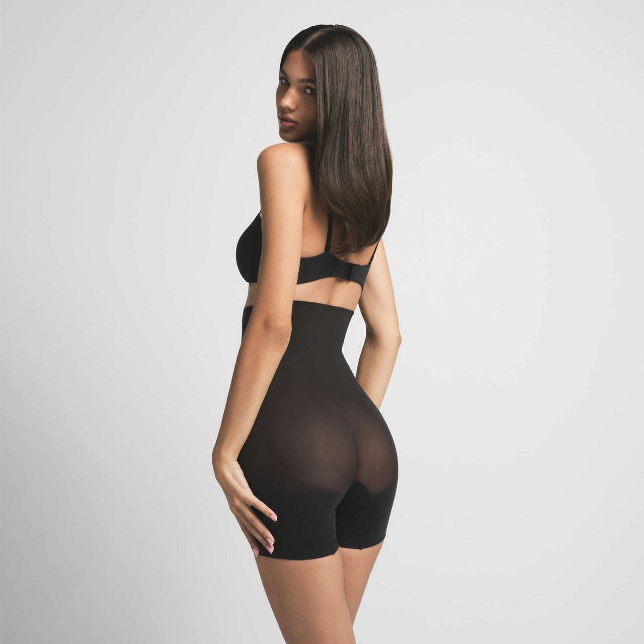 BEIRUTBODY®  HIGH-WAISTED MID THIGH SHORT AC3264B0M